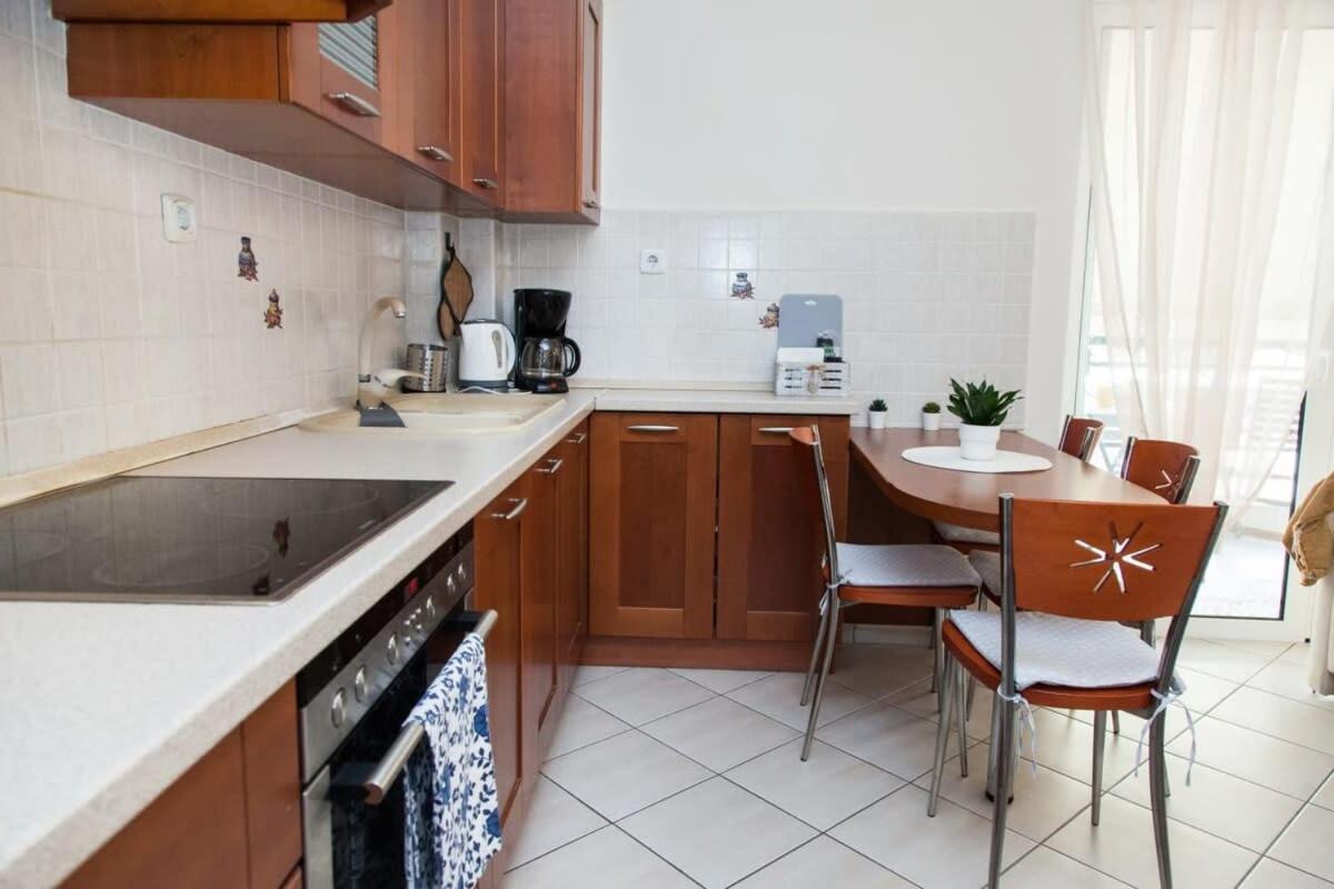 Lovely Apt In Peristeri Athens Exterior photo