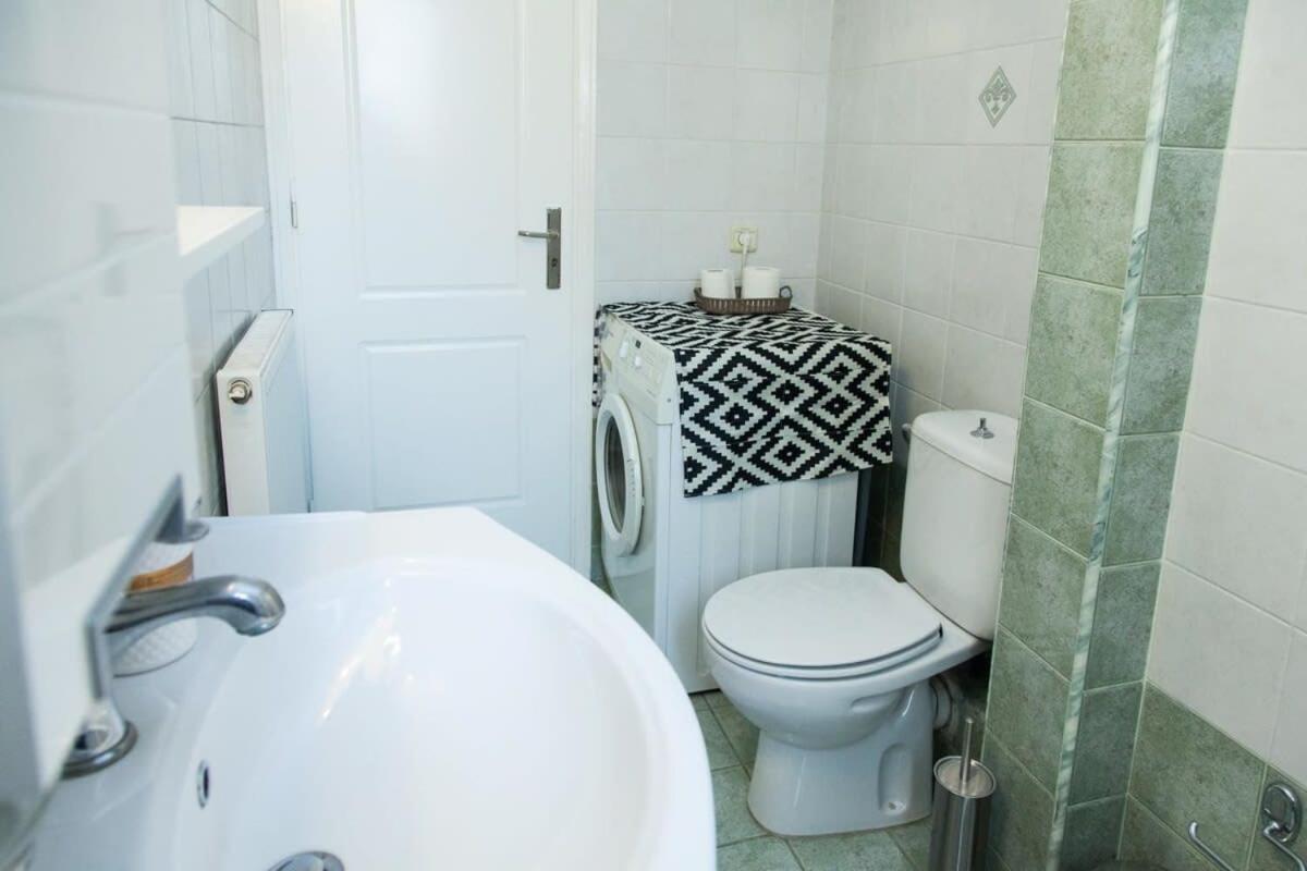 Lovely Apt In Peristeri Athens Exterior photo